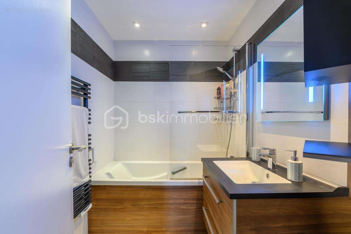 Appartement à LE PLESSIS-TREVISE