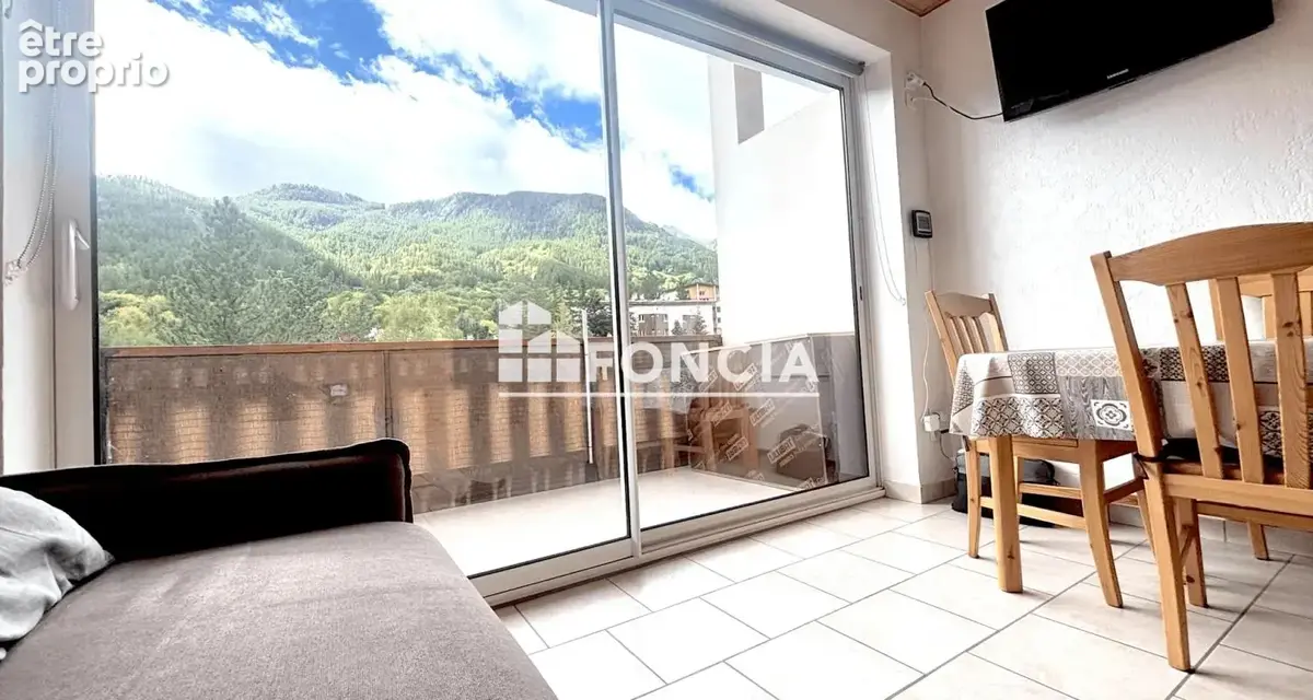 Appartement à LA SALLE-LES-ALPES