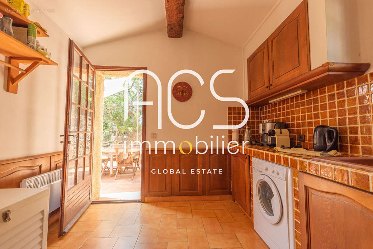 Maison à LES ISSAMBRES