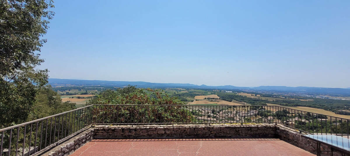 Maison de village avec vue panoramique, jardin et piscine - photo 4