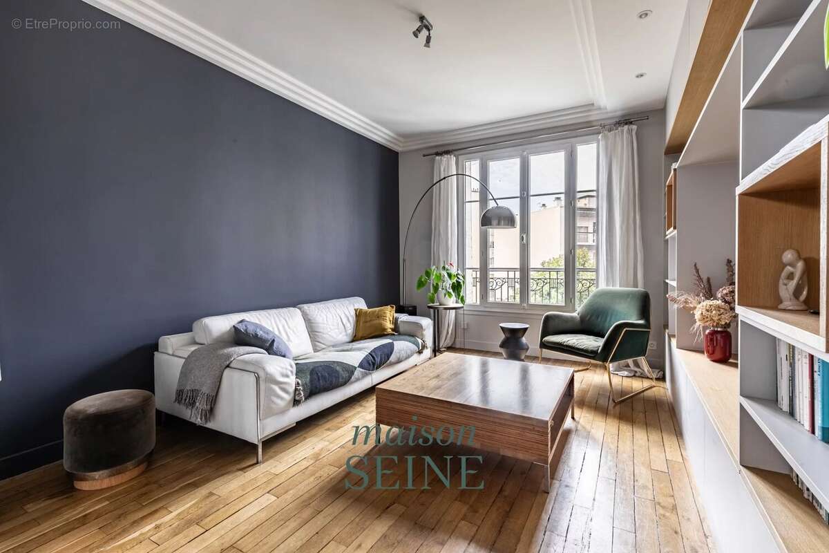 Appartement à COURBEVOIE