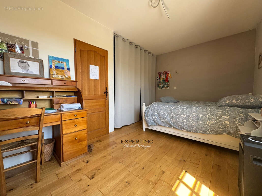 Maison à COUTEVROULT