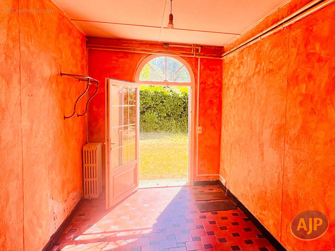 Maison à LALANDE-DE-POMEROL