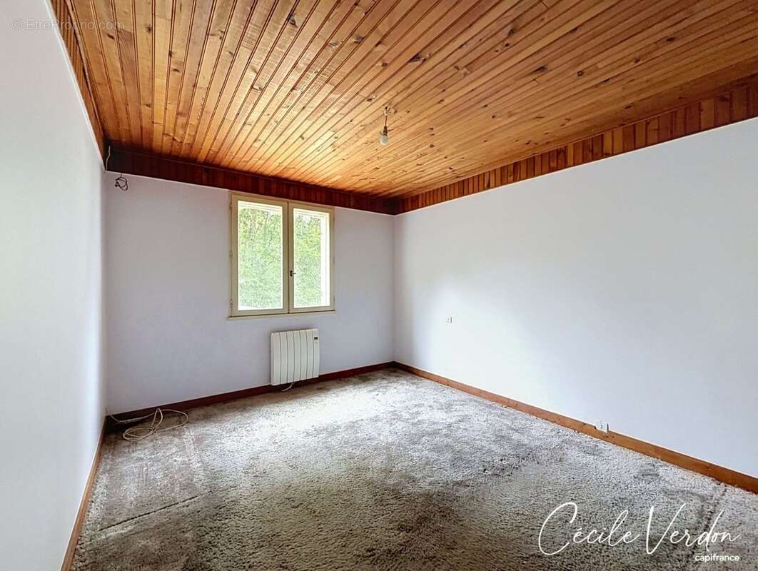 Maison à vendre 5 pièces RAZAC DE SAUSSIGNAC (24) - photo 9