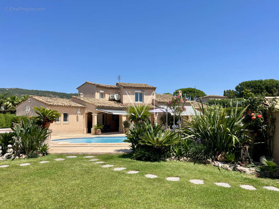 Maison à PLAN-DE-LA-TOUR
