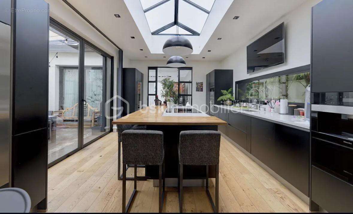   Maison d’architecte contemporaine – 8 pièces – 5 chambres – - photo 2