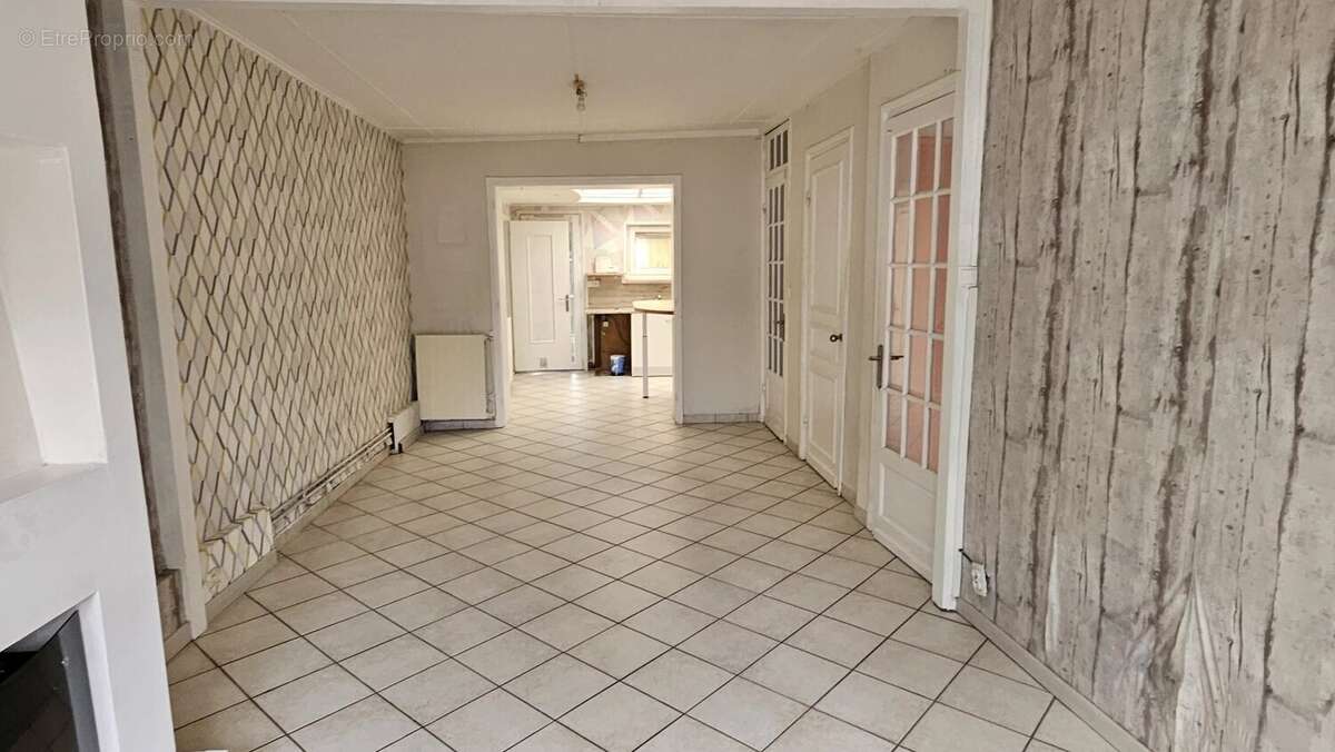 Maison à NEUVILLE-EN-FERRAIN
