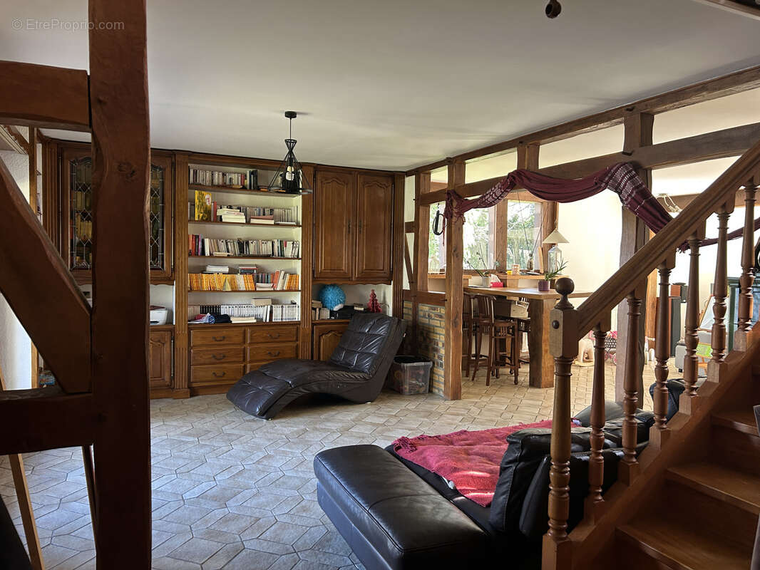 Maison habitable de suite avec carport, cave, parc, étang - photo 7