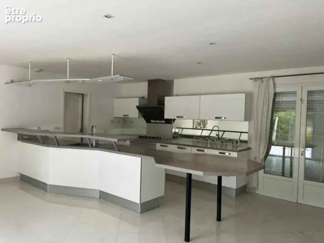 Proche de EXIDEUIL sur Vienne et Chabanais en Charente, maison 164 m², 5 chambres, double garage, terrain 2575 m² - photo 10