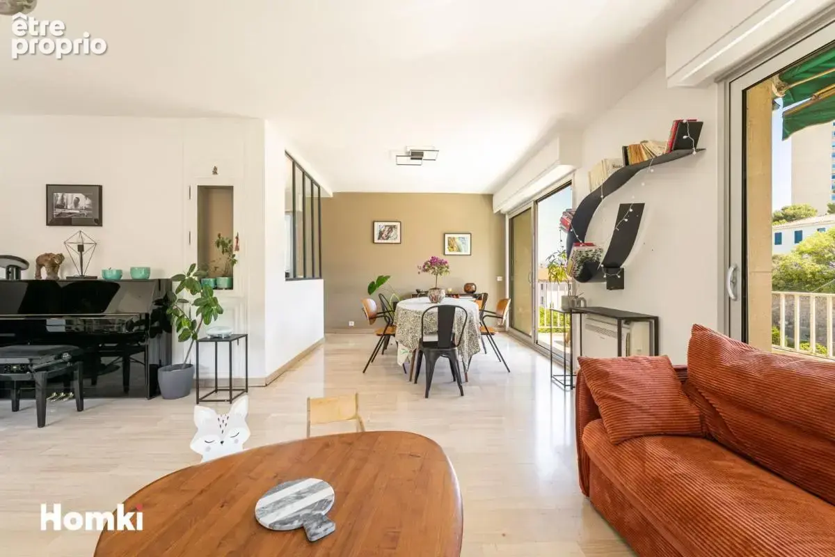 Rare à la vente : Superbe T5 traversant de 130 m² avec terrasse et vue dégagée - photo 4