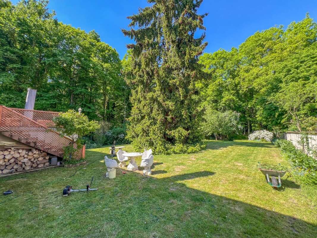 Maison à LE MESNIL-SAINT-DENIS