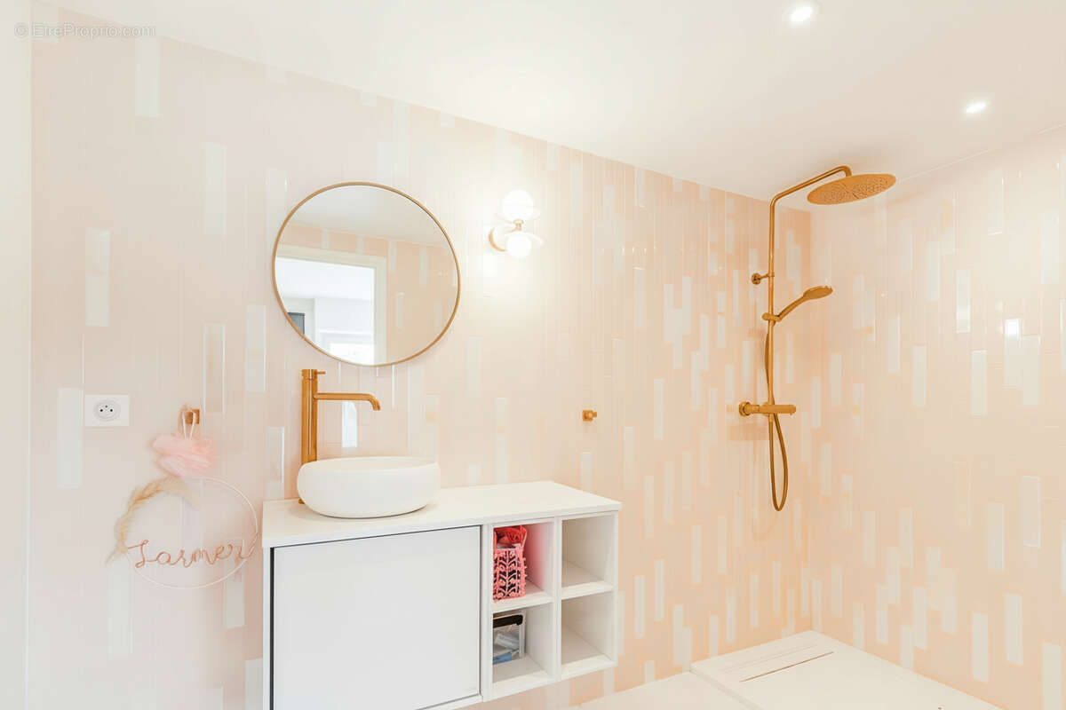 Maison à SAULX-LES-CHARTREUX