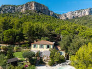 Maison à LE REVEST-LES-EAUX