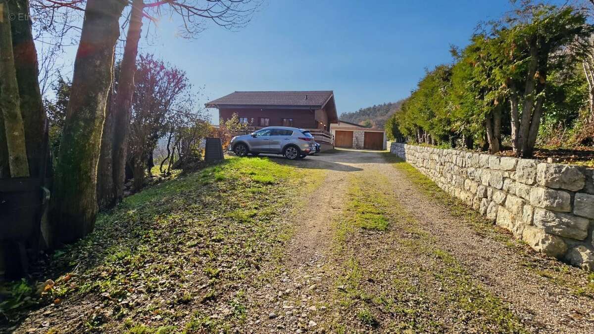 Maison à MONNETIER-MORNEX