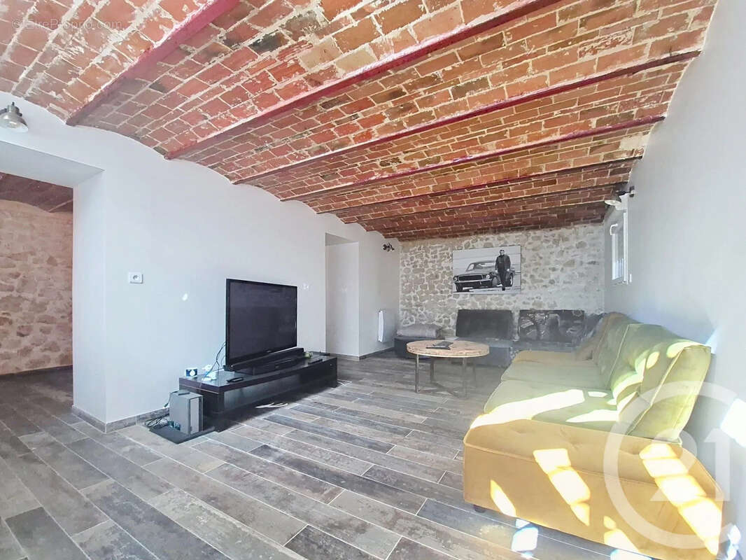 Appartement à BRIE-COMTE-ROBERT