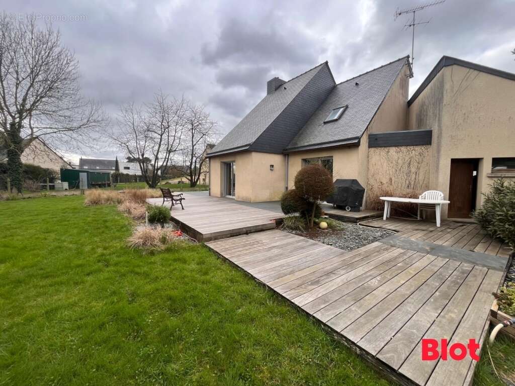 Maison à VERN-SUR-SEICHE
