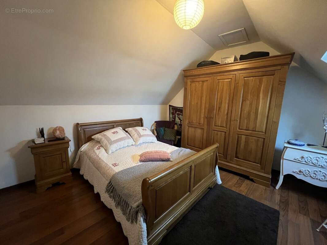 Maison à LA VILLE-AUX-DAMES