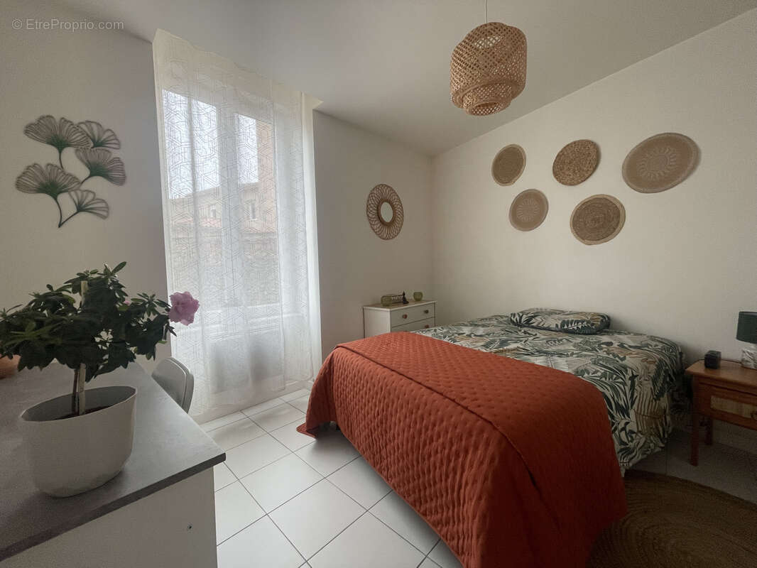 Appartement à SAINT-ROMAIN-LA-MOTTE