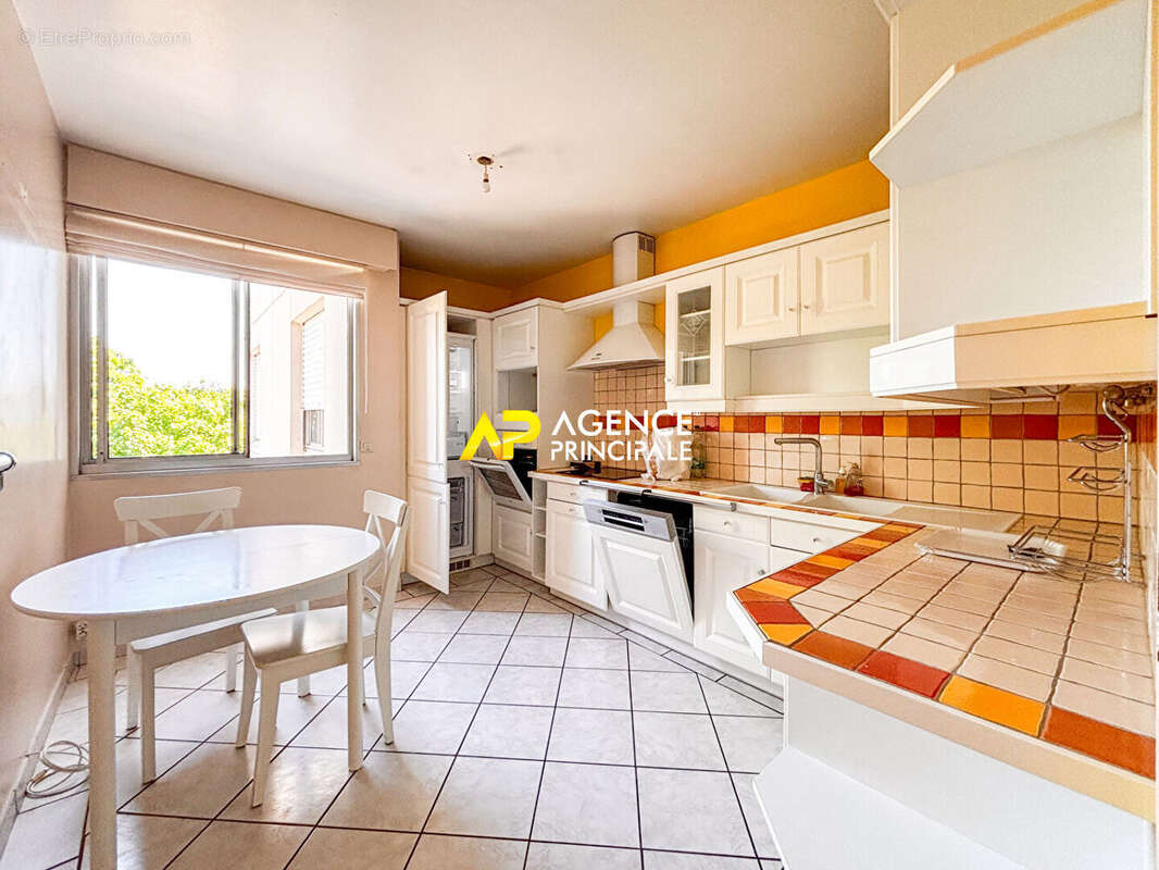 Appartement à SARTROUVILLE