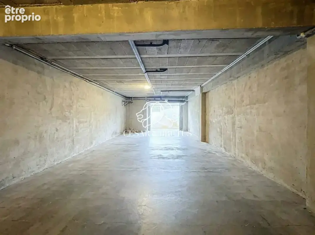 Maison 8 pièces 240 m² à vendre à Chassieu (69680) - photo 9