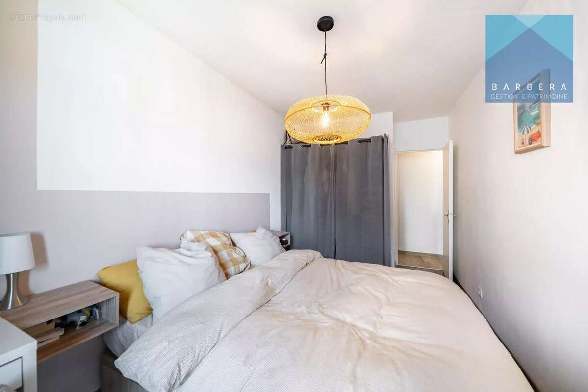 Appartement à SAINT-LAURENT-DU-VAR
