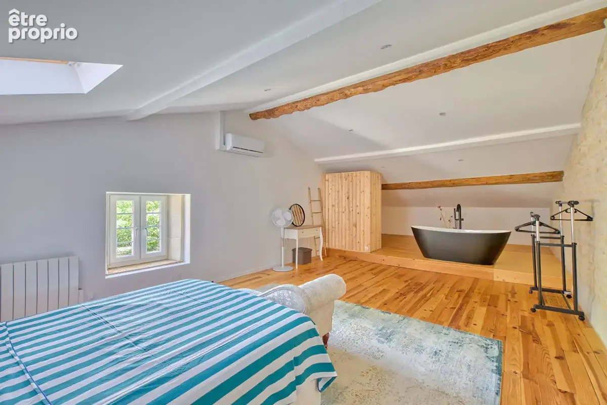 Elegante Maison de Maître  4 chambres, entièrement rénovée, climatisation, piscine chauffée,  à 10 minutes de Saint Jean d'Angél - photo 5
