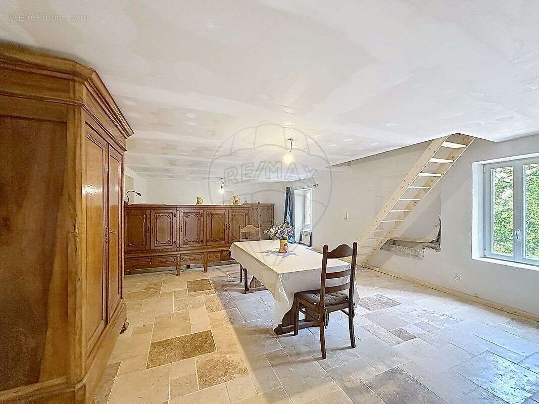 Maison à BOISSET-ET-GAUJAC