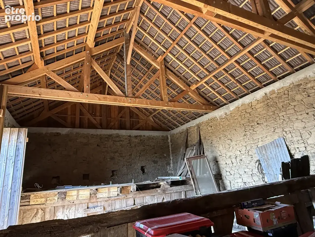 Propriete avec dependances et 11 ha de terrain - photo 29