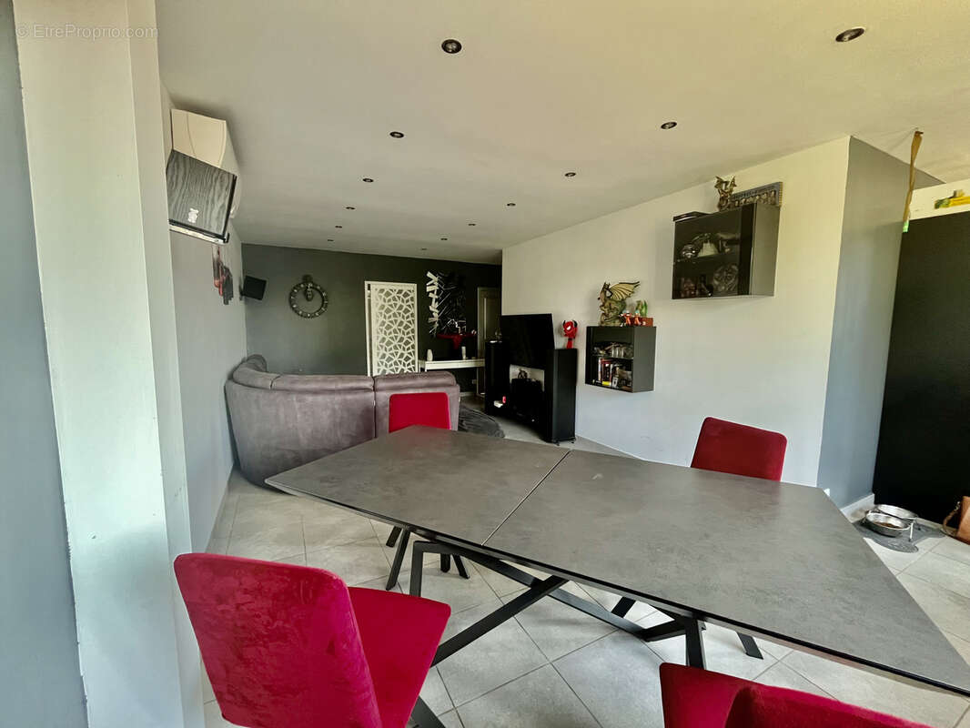 Appartement à CONNAUX