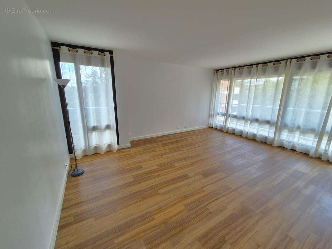 Appartement à JOUY-EN-JOSAS