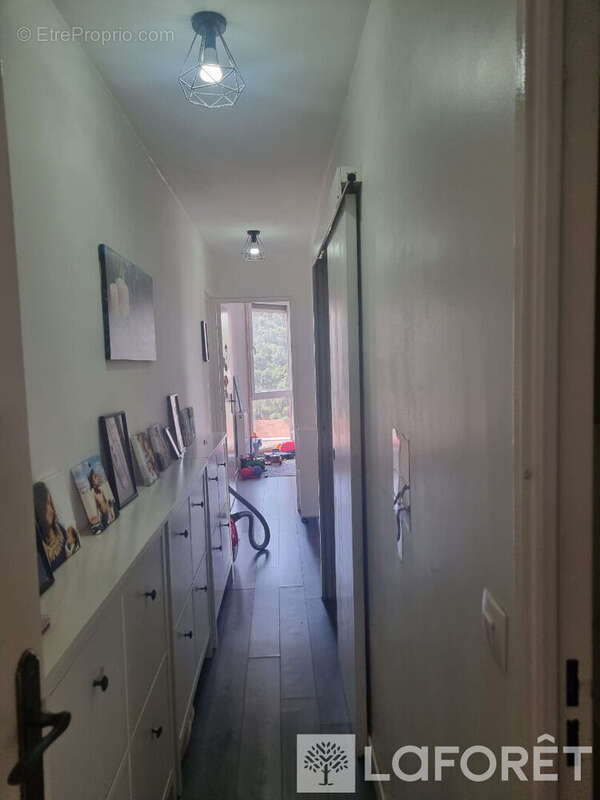 Appartement T4 79 m² ? 3 chambres, balcon, cave et parking ? résidence entretenue à Livry-Gargan - photo 7