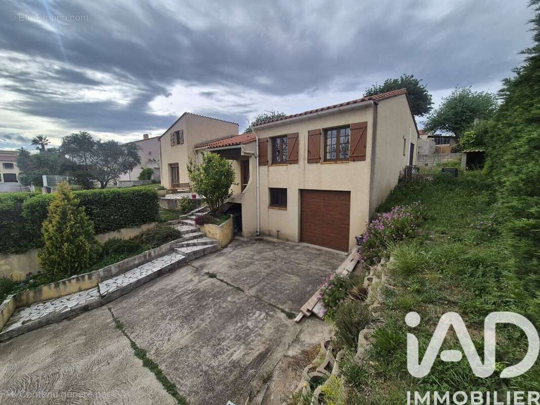 Photo 2 - Maison à SAINT-ESTEVE