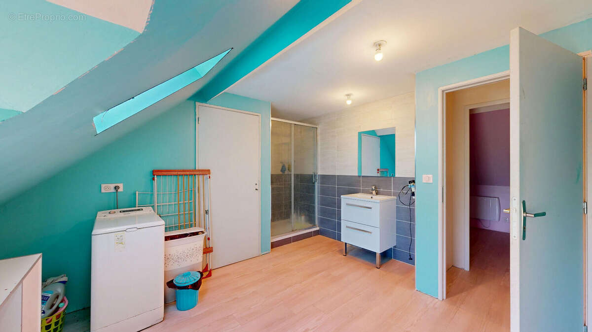 Maison à LA CHAPELLE-AUX-CHASSES