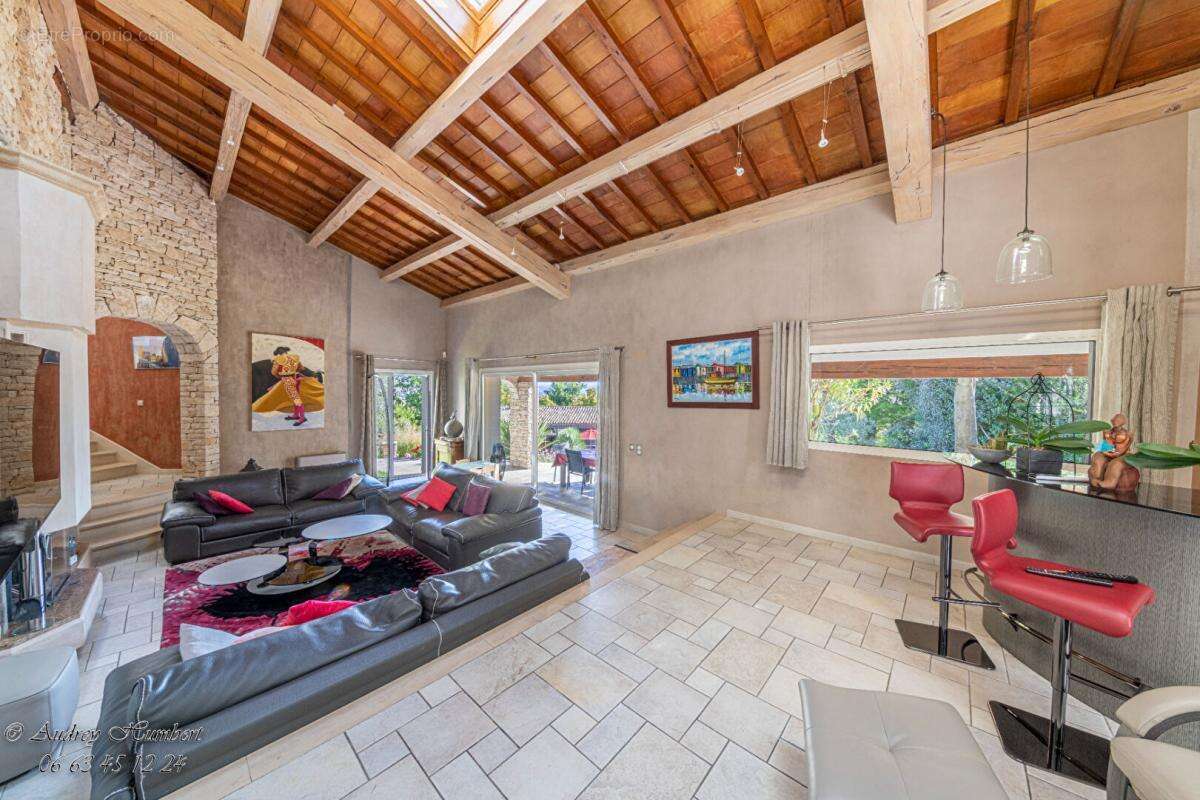 Maison à PIERREVERT