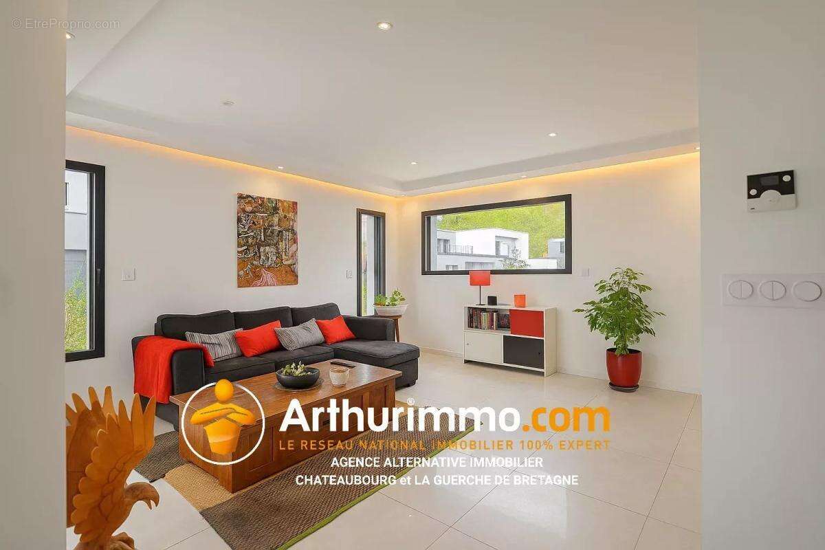 Maison à SAINT-ERBLON