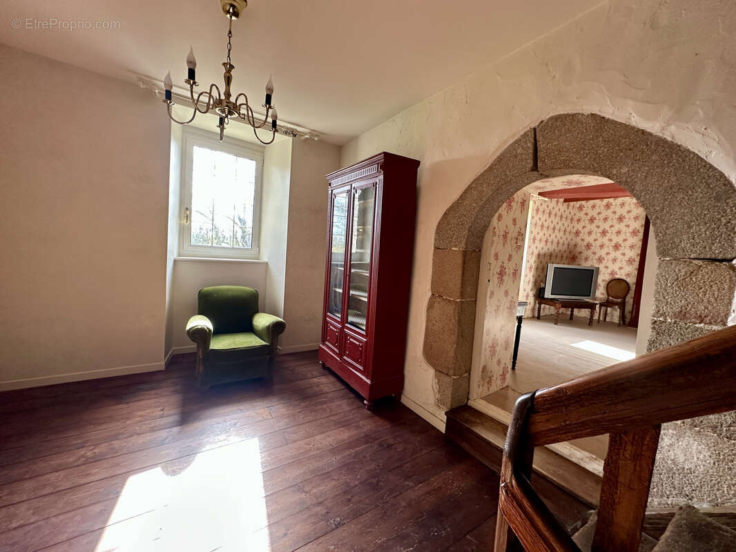 Maison 244 m² à Ploezal  - photo 12