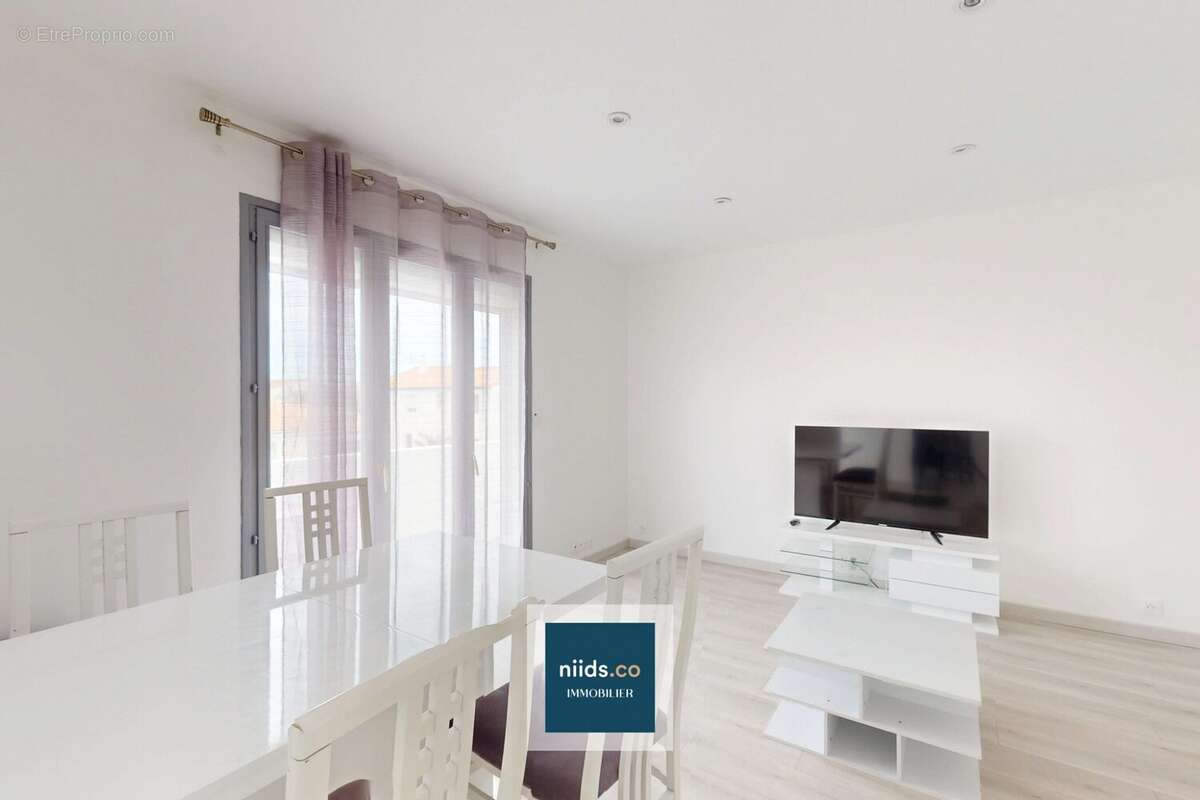 Maison à NIEUL-SUR-MER