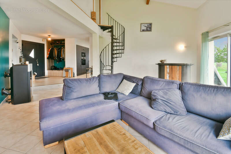 Maison à SAINT-SAVINIEN