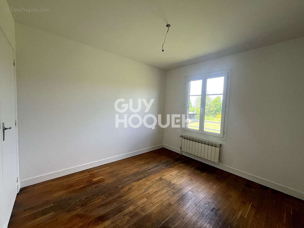 Maison à SAINT-PRIEST-DES-CHAMPS