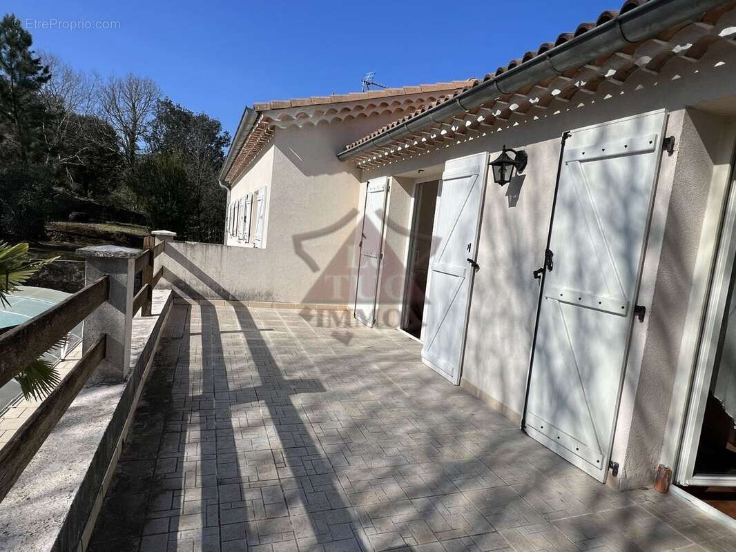 Maison à MOLIERES-SUR-CEZE