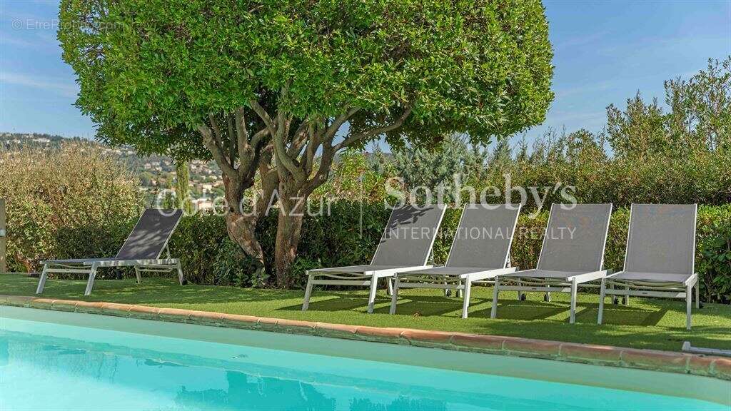 Maison à LES ISSAMBRES