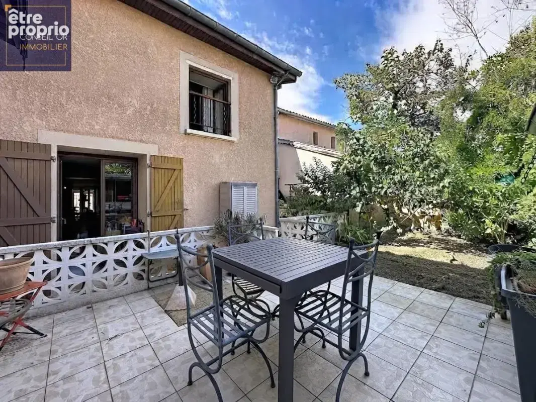 Maison à SAINT-GENIS-LAVAL