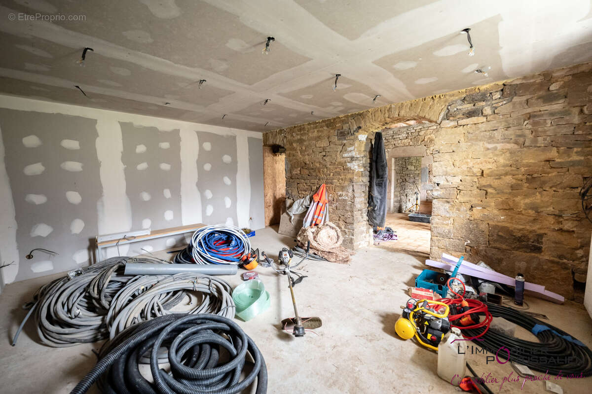 Gevresin - ferme a renover - photo 11