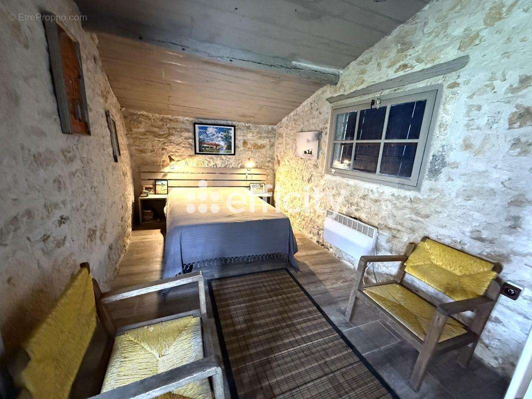 Maison à CHAMPAGNE-MOUTON