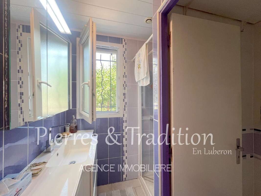 Céreste, jolie maison de plain pied avec jardin dans quartier calme proche village - photo 7