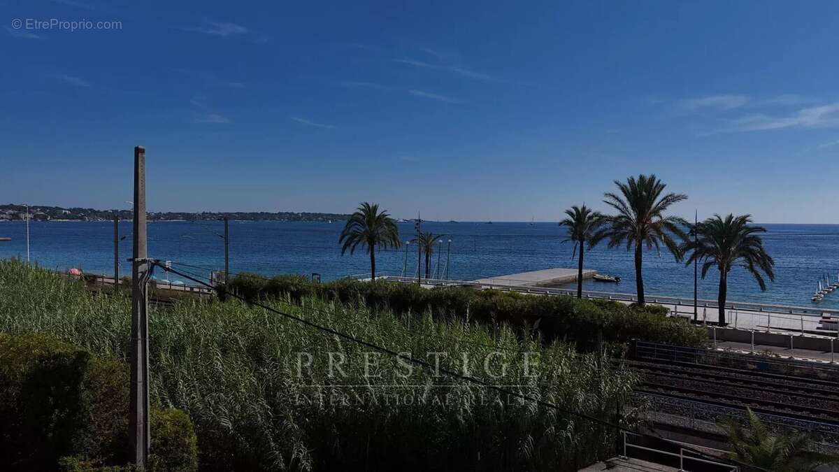 Appartement à VALLAURIS