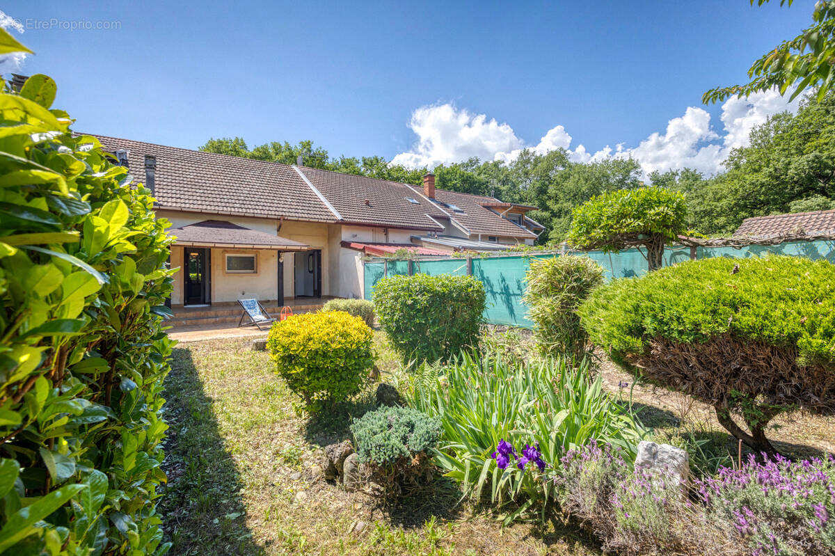 Maison à CHAMP-SUR-DRAC