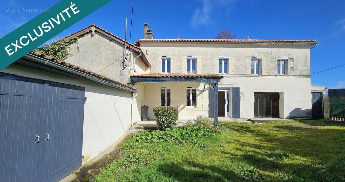 Photo 1 - Maison à BARBEZIEUX-SAINT-HILAIRE