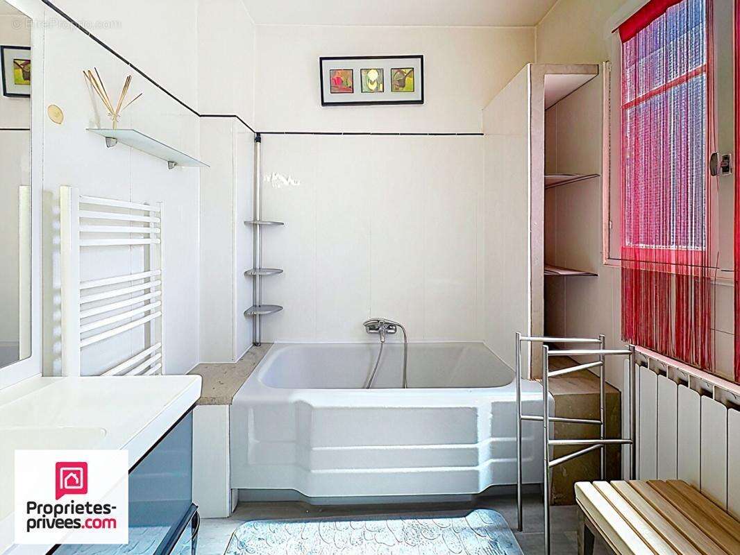 Pointe rouge Villa T4 + T2 + Garage sur 347 m² de terrain - photo 8