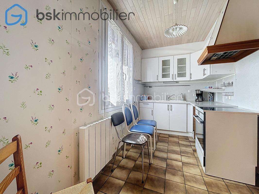 Maison à SAINT-ETIENNE-DU-ROUVRAY